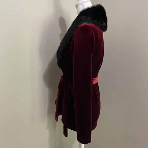 Red Velvet and Faux Fur Blazer size small - Picture 6 of 8